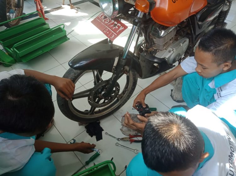 SMK Jurusan Teknik Sepeda Motor